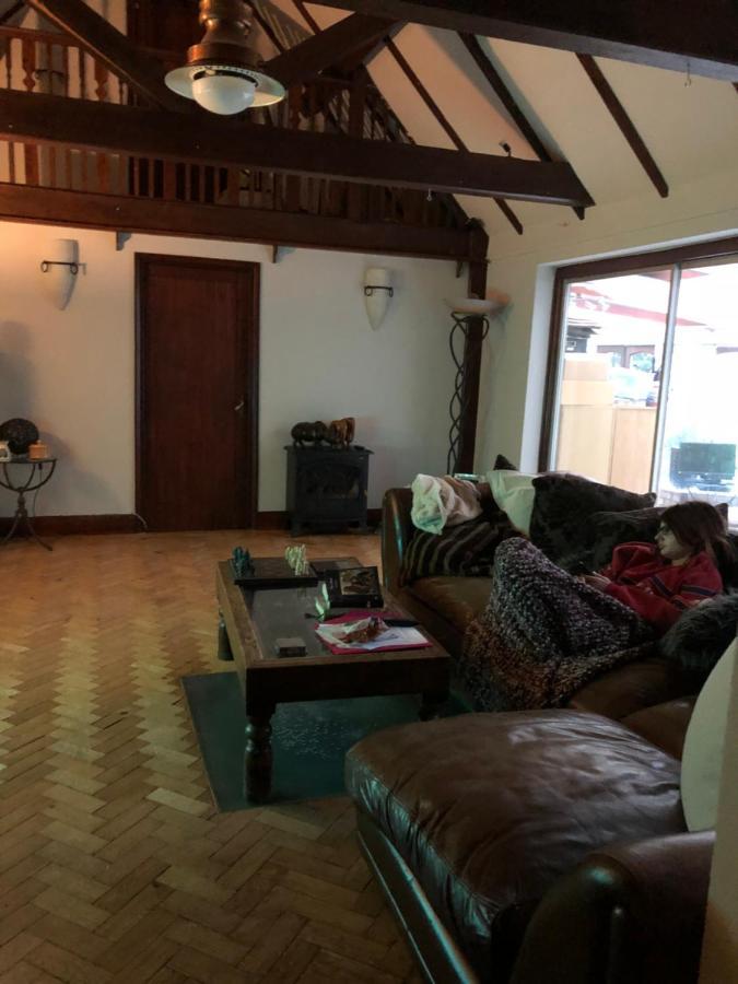 South Lodge House Dormansland ภายนอก รูปภาพ